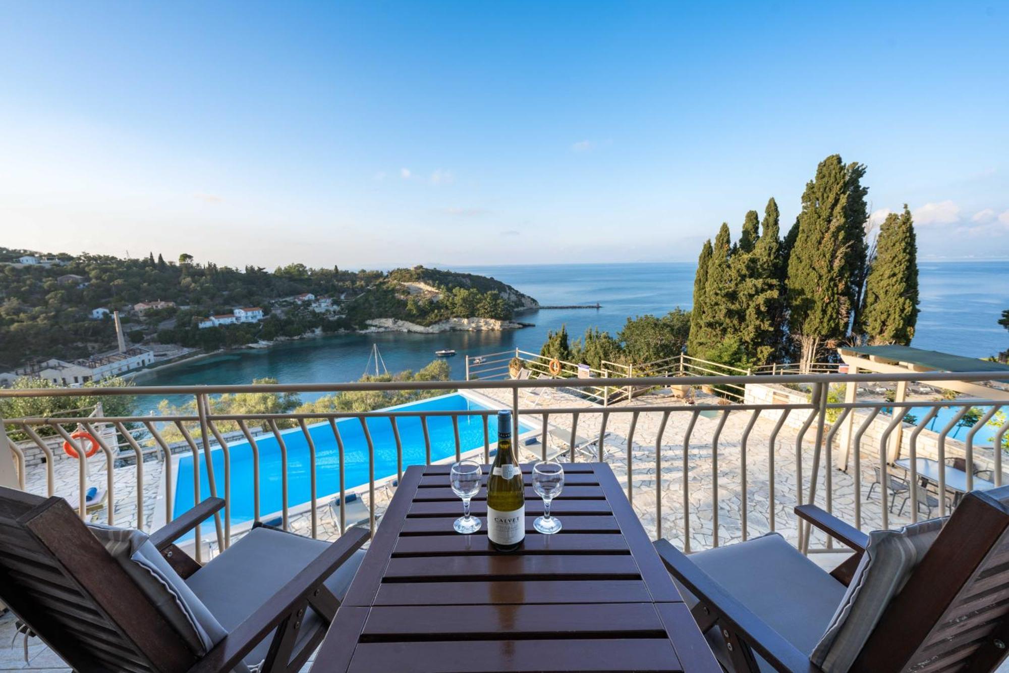 Pangolas Apartments Paxos Longos  Экстерьер фото
