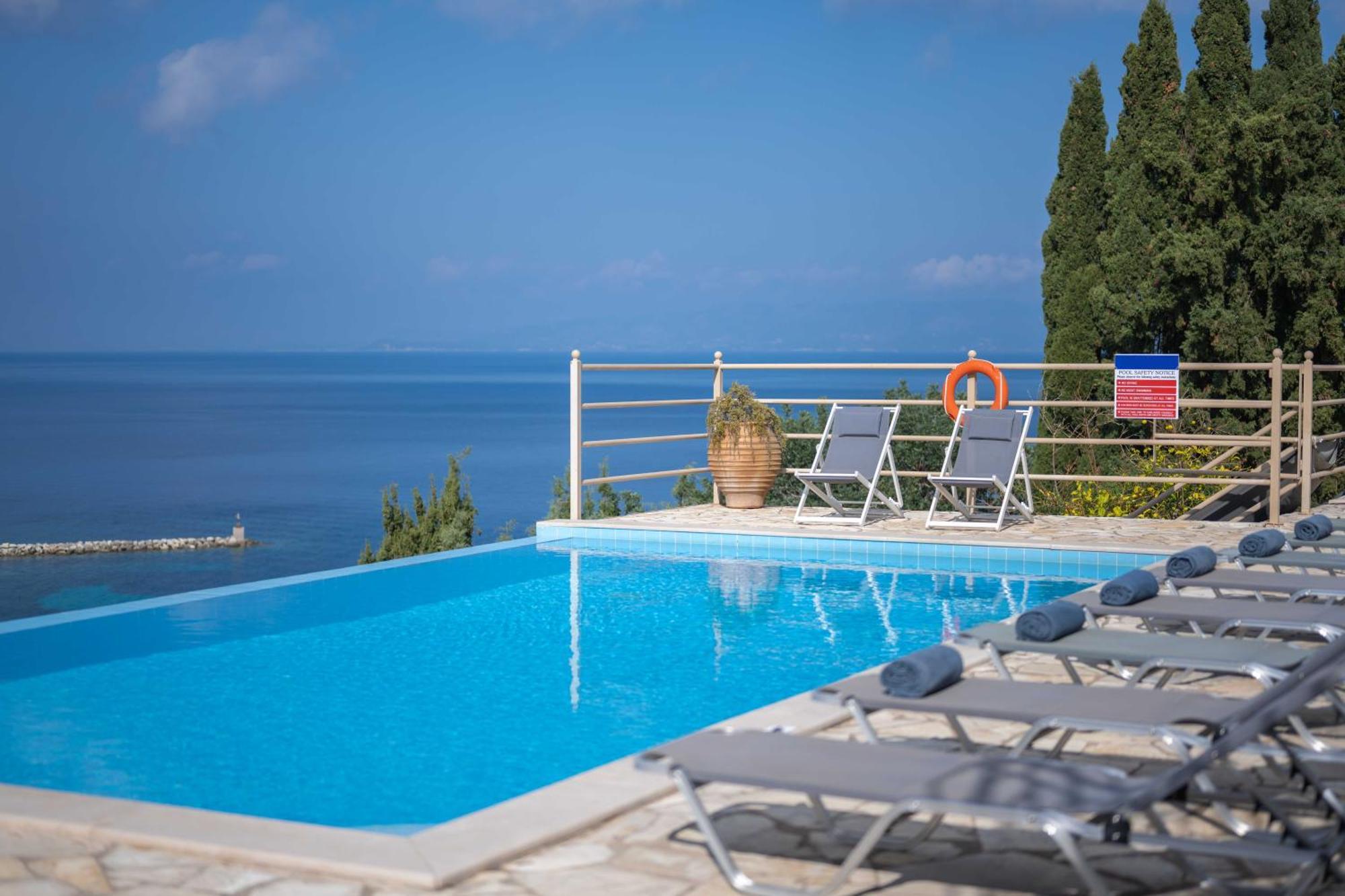 Pangolas Apartments Paxos Longos  Экстерьер фото